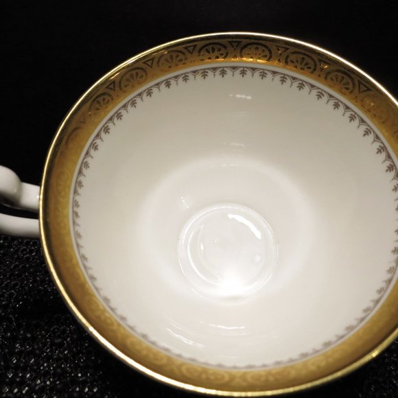 Foley Bone China Footed Tea Cup and Saucer 4806 White Gold Plumes E Brain & Co - Picture 4 of 7